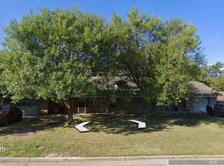 1003 N Clay St, Ennis, TX 75119