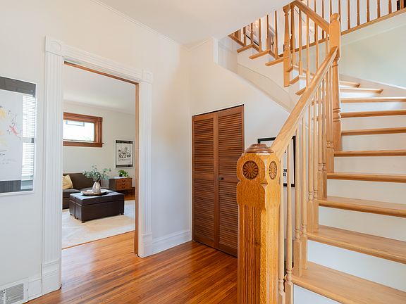 3rd image of 934 Elmwood Ave