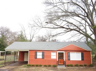 886 Carrolton Rd, Memphis, TN 38127