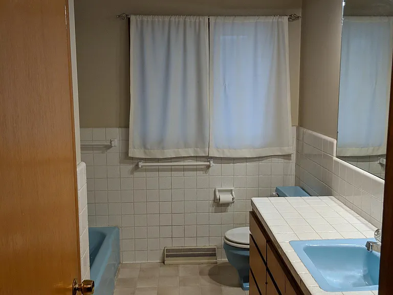 Main bathroom
