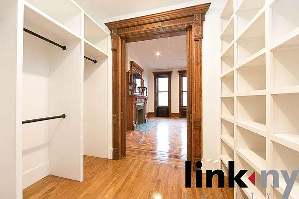Rented by Link NY Realty | media 32
