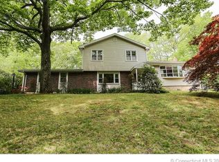 1212 Paradise Ave, Hamden, CT 06514