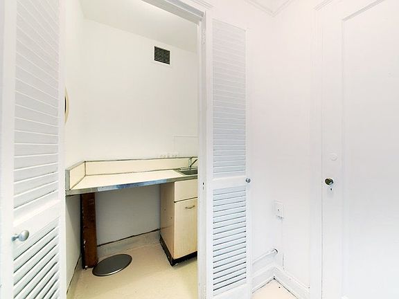 5th image of 1 5th Ave APT 13H