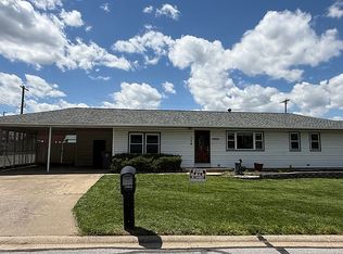 709 Highland Dr, O'Fallon, MO 63366