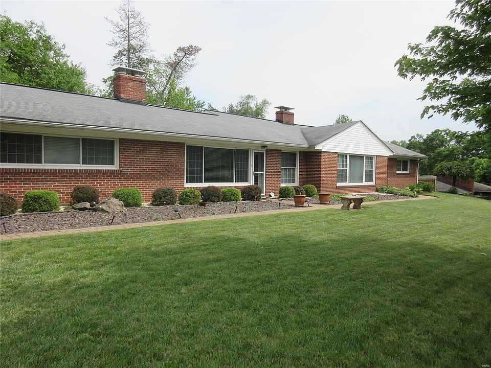 1st image of 22 Lake Pembroke Dr