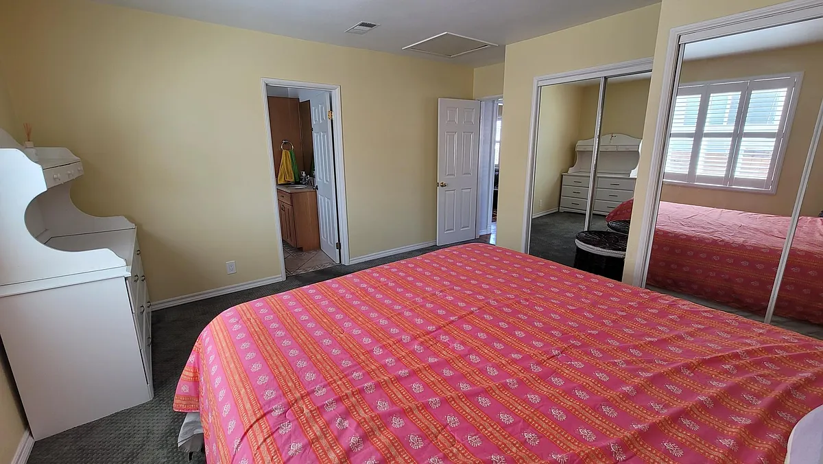 Room #2 - 2410 Ives Ln