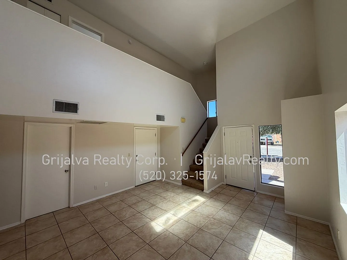 Lovely 2-Story 3 Bedroom House for Rent (Valencia/Campbell) — Photo 3