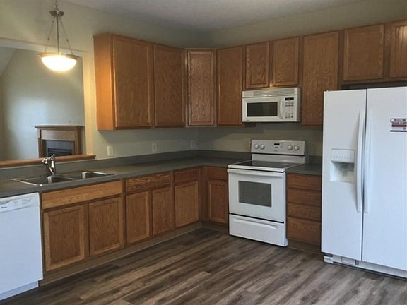 5th image of 234 Holland Park Ln