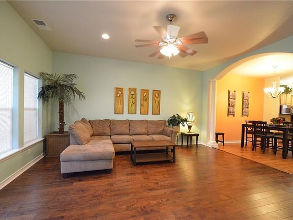 4th image of 15217 Windward Dr Unit 202