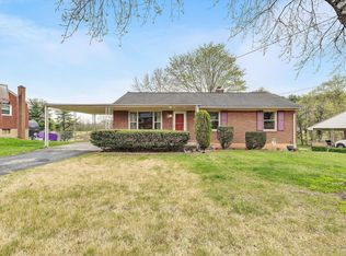 5240 Grandin Road Ext, Roanoke, VA 24018