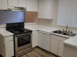 8560 Oleander Ave #25, Fontana, CA 92335