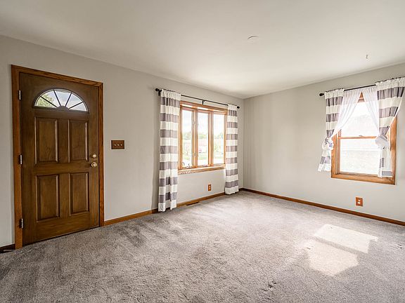 2nd image of 8820 Meade Ave