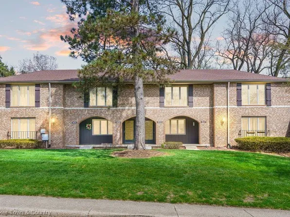 1833 Burrwood Cir, East Lansing, MI 48823