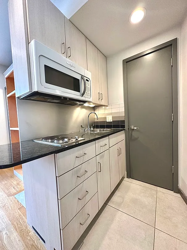 Studio, 1.0 bath, $2,250 — Photo 1