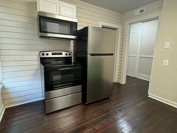 3rd image of 4067 Fort Ave APT 4