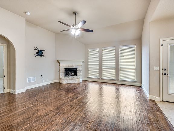 3rd image of 1137 Cardinal Ridge Rd