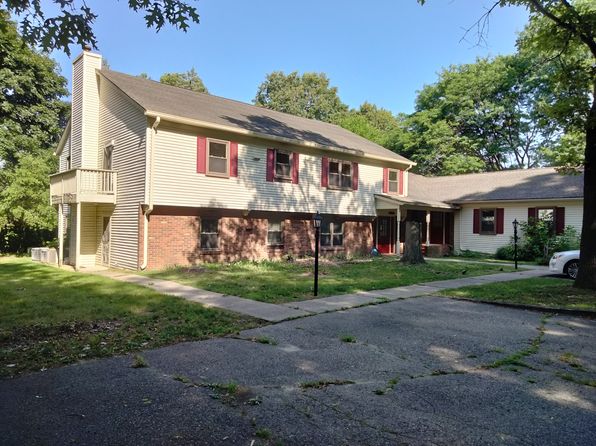 145 Village Ct #145