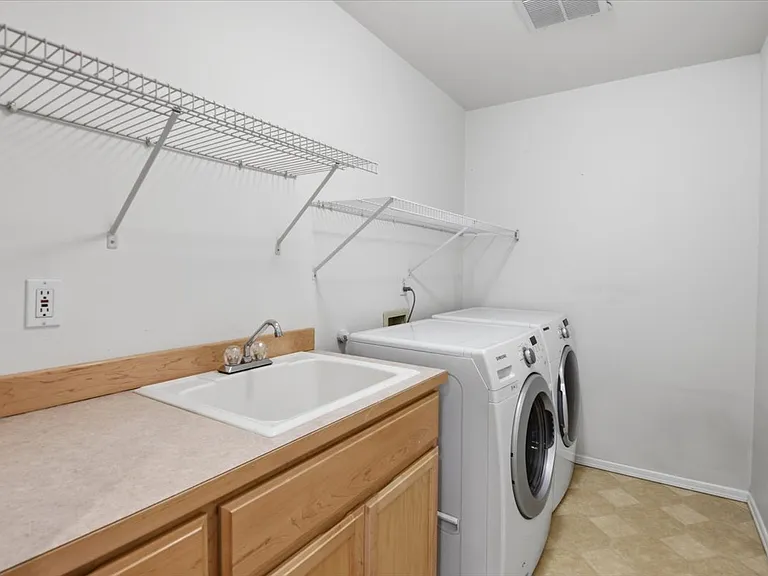 12331 NE 92nd St #12 — Photo 17