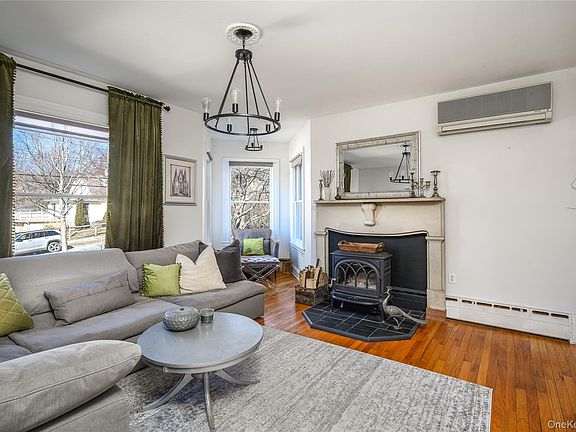 5th image of 44 Merrit Avenue