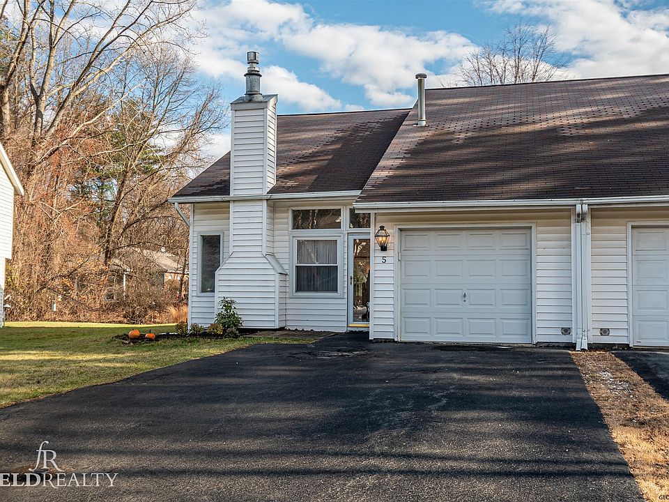 1st image of 5 Green Meadow Dr