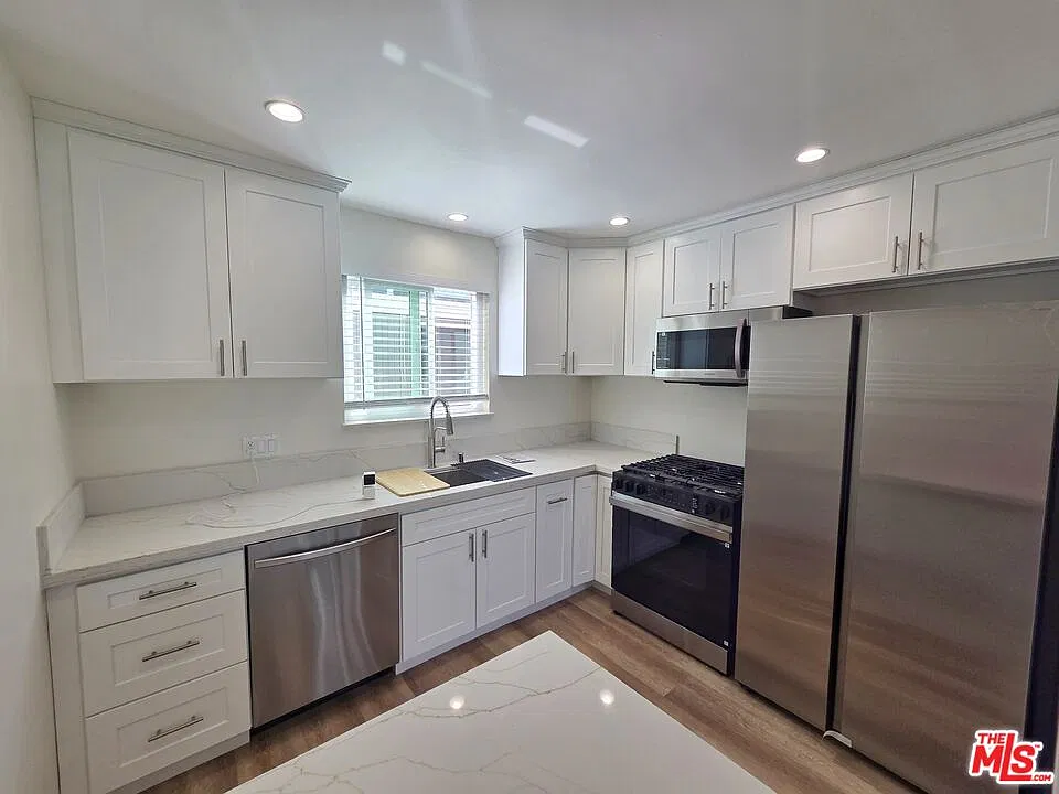 2 bed, 1.0 bath, 750 sqft, $2,700 — Photo 1