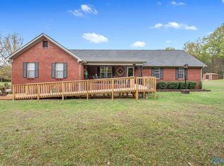 352 J B Hawkins Rd, Gurley, AL 35748