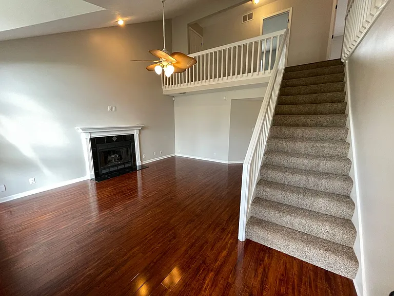 6015 Mercury Dr — Photo 5