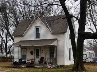 1014 Lowry St, Winfield, KS 67156
