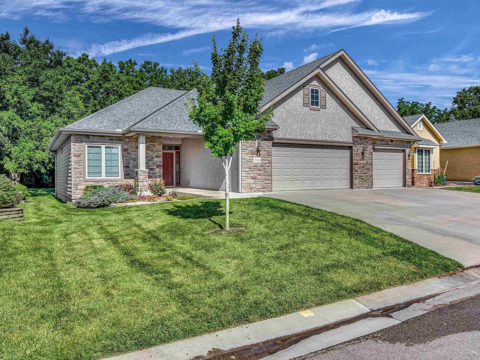 2105 SW Millers Glen Dr, Topeka, KS 66614 Zillow