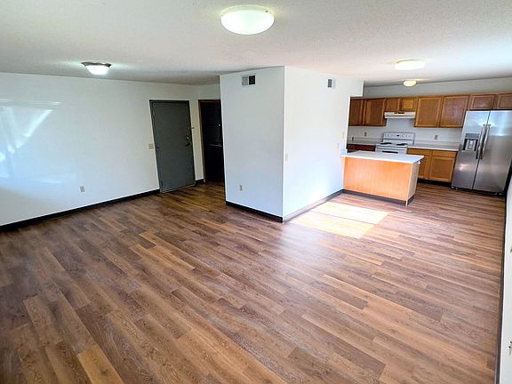3rd image of 133 27th Ave SE APT 1