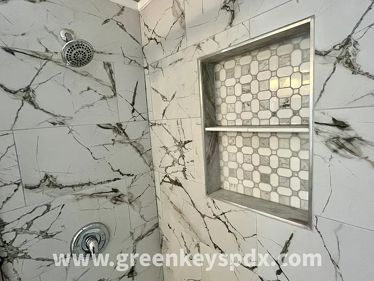 3175 N Kenwood Ave — Photo 27