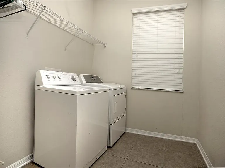 1319 Rowantree Dr — Photo 25