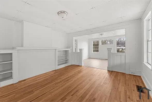 617 7th St W — Photo 10