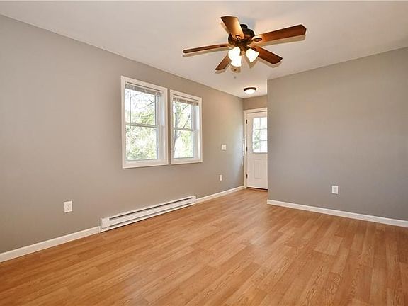 3rd image of 20 Watson Dr