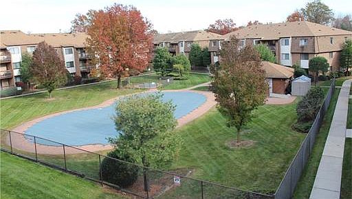 2nd image of 1509 Edison Glen Ter #1509