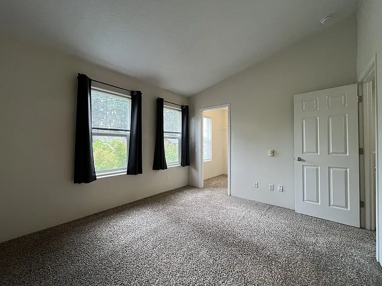 149 NE 75th Ave — Photo 25