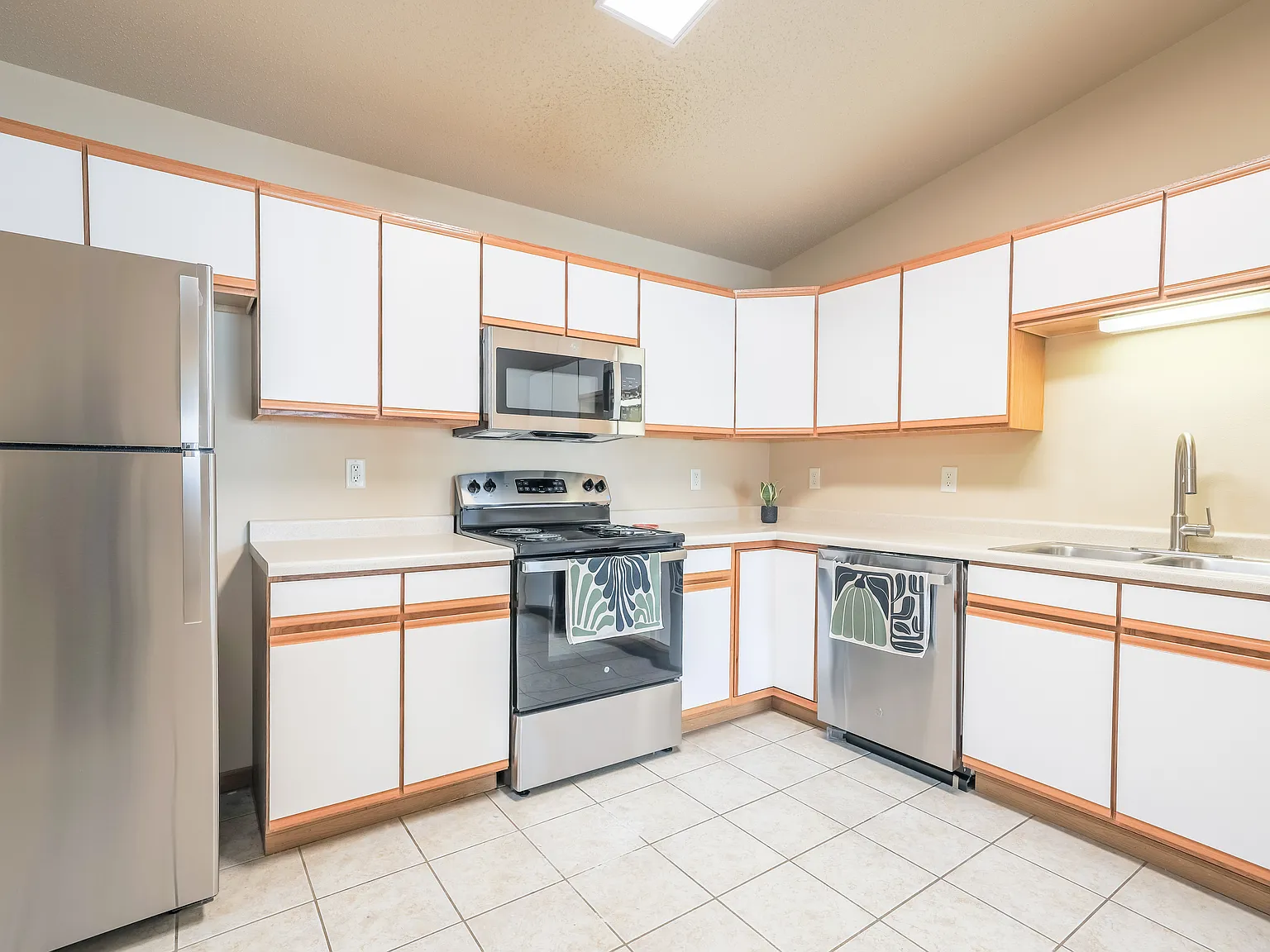 Osgood Townsite Apartment Homes — Photo 4