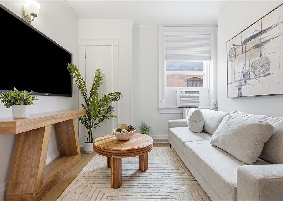 1st image of 21 Beacon St APT 11L
