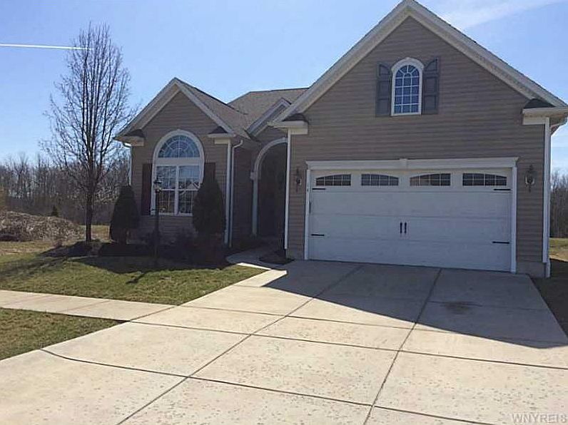 1st image of 14 Eagleview Dr