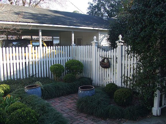 Entrace from Venetia Blvd