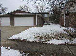 1425 Orchard Dr, Brookings, SD 57006