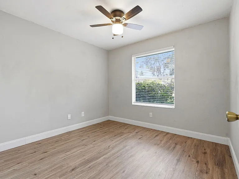 11238 NW 35th Ave — Photo 10