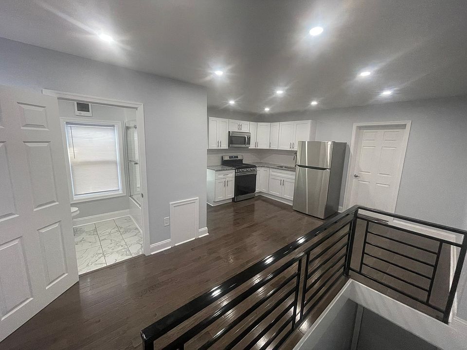1st image of 4647 Penn St Floor 3