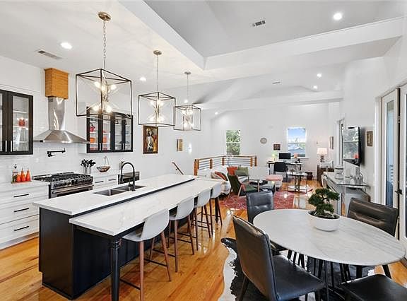 2nd image of 2732 Danneel St