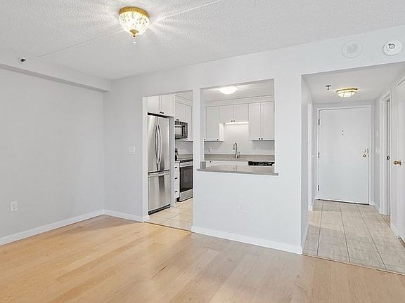 5th image of 200 Cove Way Unit 503
