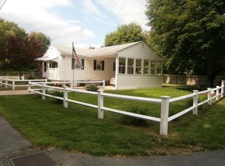 14 Randall St, Acushnet, MA 02743