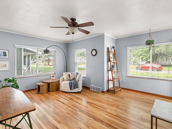 4th image of 3616 37th St