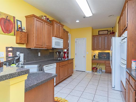2nd image of 455 Longwood Trl