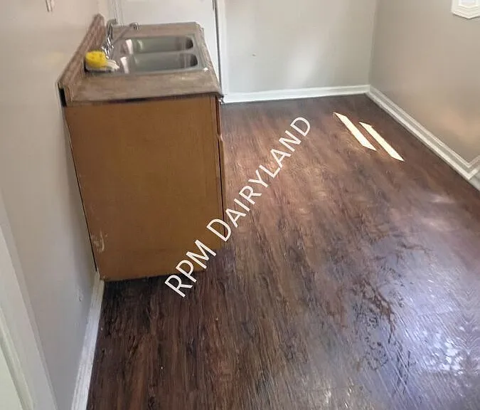 4230 N 53rd St — Photo 1