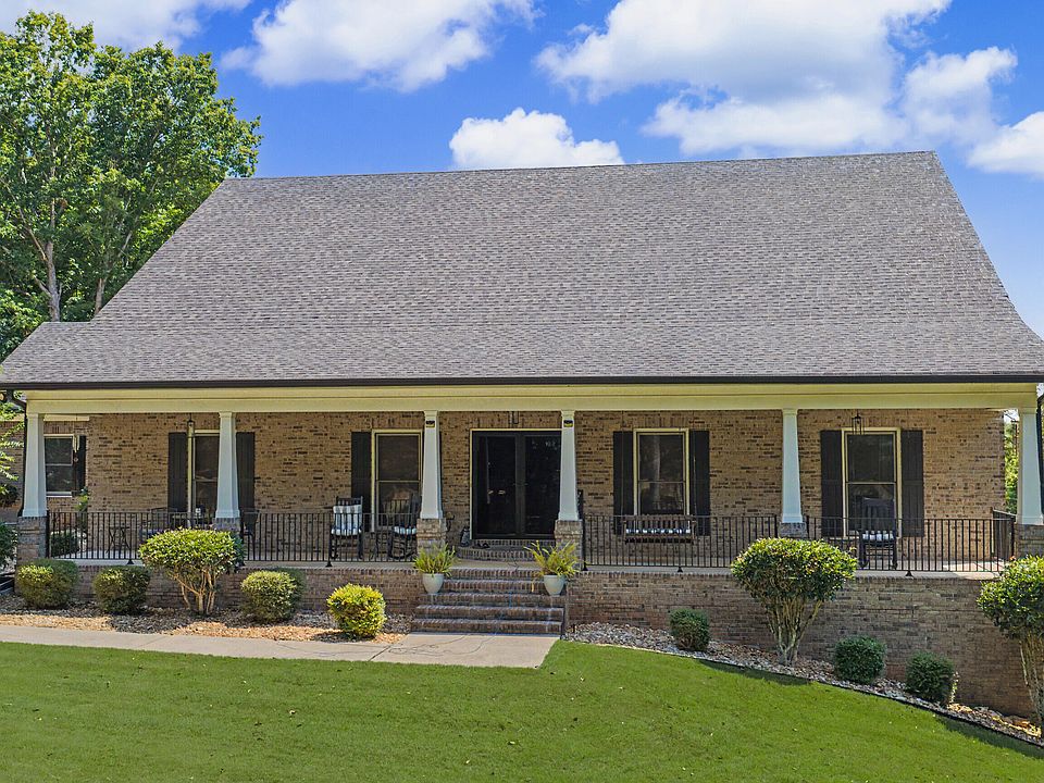 1st image of 300 Brook Rd